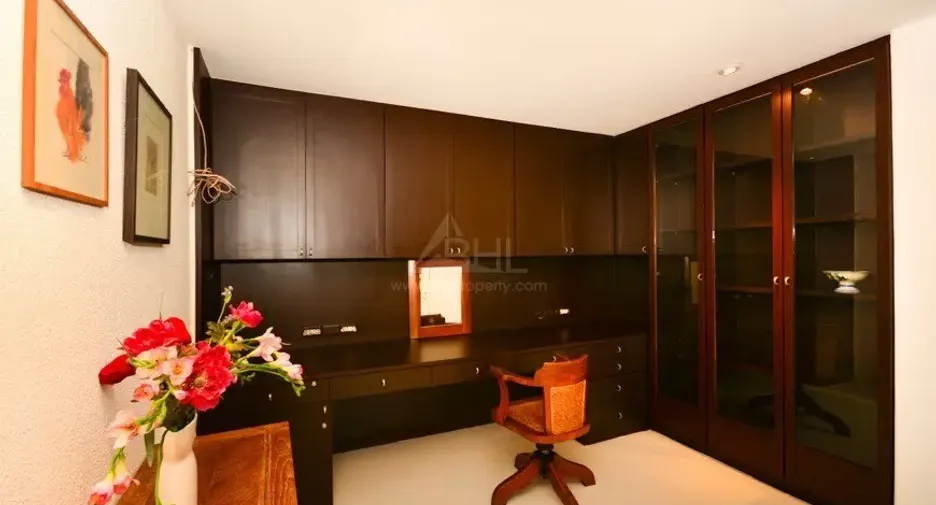 À louer 4 chambres condo à Pathum Wan, Bangkok