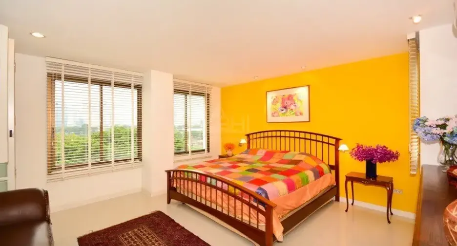 À louer 4 chambres condo à Pathum Wan, Bangkok