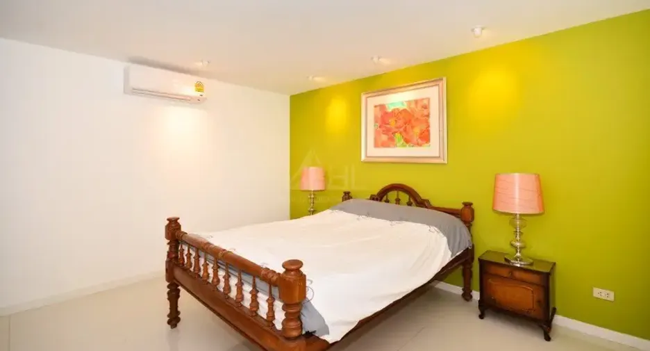 À louer 4 chambres condo à Pathum Wan, Bangkok