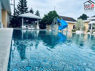 Casa en alquiler de 8 habitaciones en Bang Lamung, Chonburi