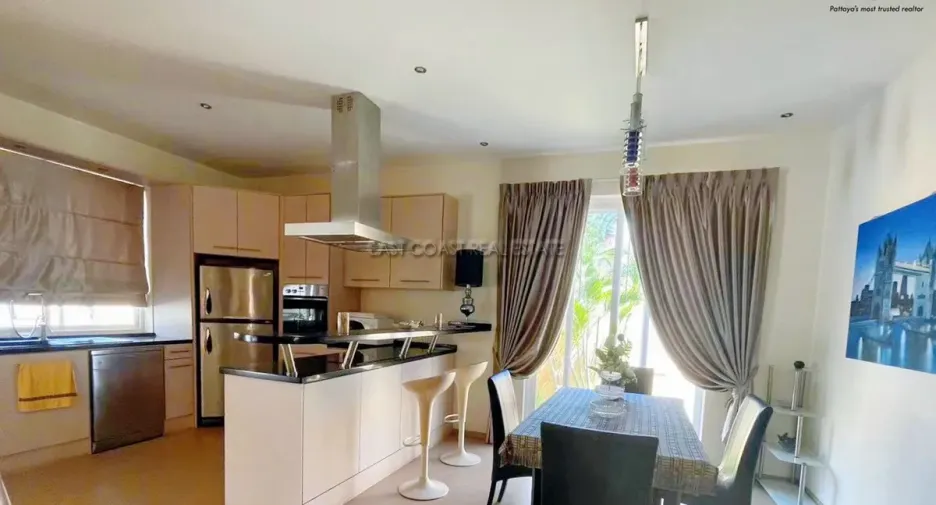 出租 8 卧室 独立屋 在 Bang Lamung, Chon Buri