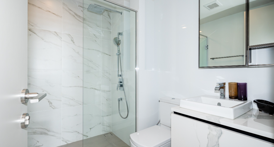 For sale 1 bed condo in Phra Khanong, Bangkok