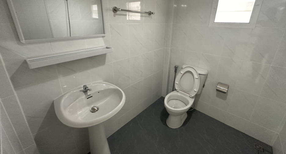 For sale 2 ベッドルーム house in Mueang Lamphun, Lamphun