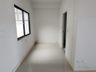 Продажа 3 спальни таунхаус в Bang Phli, Самутпракан