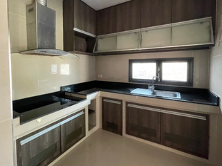 出售 4 卧室 独立屋 在 Mueang Pathum Thani, Pathum Thani