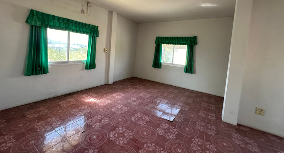 For sale 3 bedrooms house in Mueang Nakhon Ratchasima, Nakhon Ratchasima