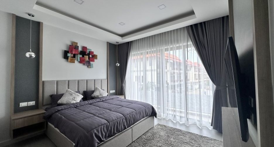 For sale 4 bedrooms house in South Pattaya, Pattaya