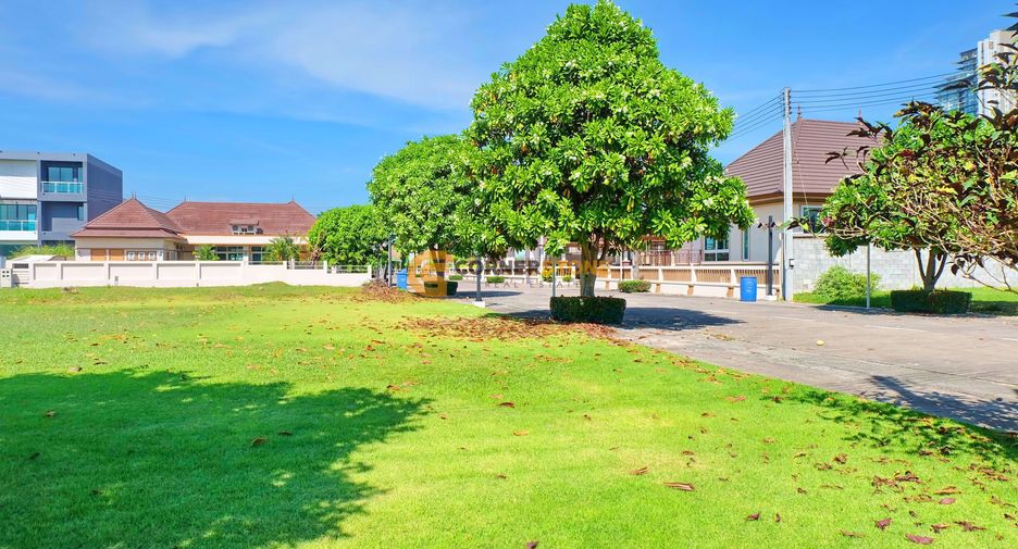 For rent and for sale 4 bedrooms house in Sattahip, Chonburi