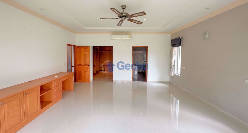 Casa en venta de 4 habitaciones en Bang Lamung, Chonburi