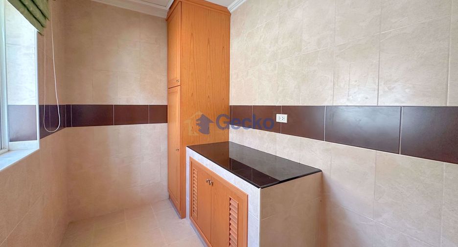 Casa en venta de 4 habitaciones en Bang Lamung, Chonburi