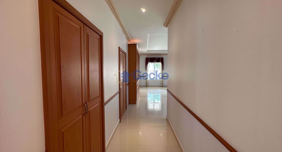 Casa en venta de 4 habitaciones en Bang Lamung, Chonburi