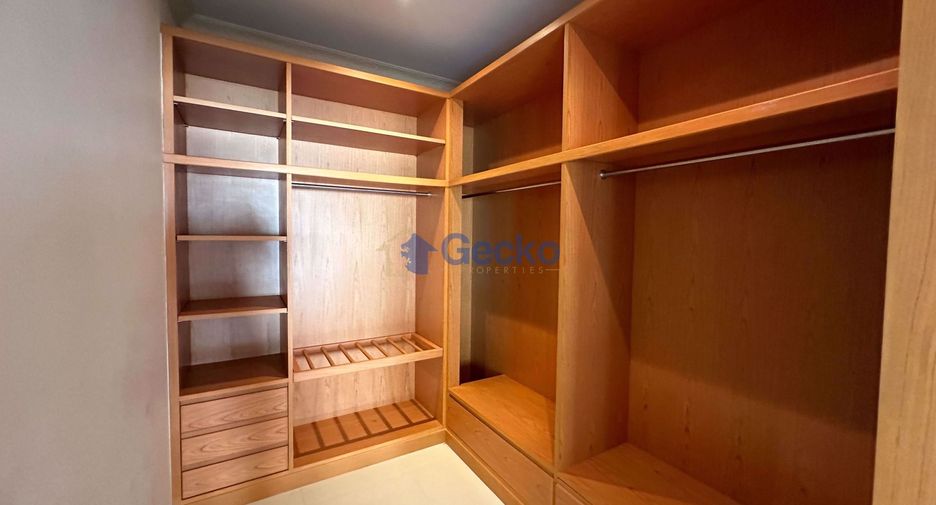 Casa en venta de 4 habitaciones en Bang Lamung, Chonburi