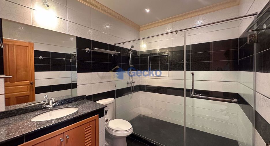 Casa en venta de 4 habitaciones en Bang Lamung, Chonburi