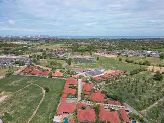 Casa en venta de 4 habitaciones en Bang Lamung, Chonburi