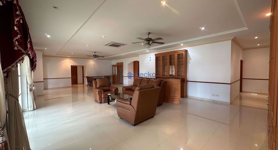 Casa en venta de 4 habitaciones en Bang Lamung, Chonburi
