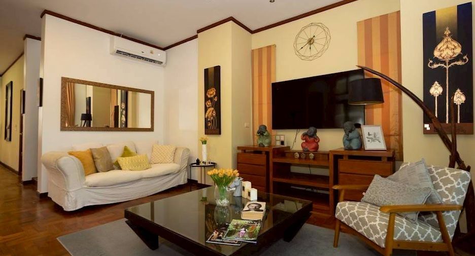 For rent 5 ベッドルーム house in Bang Lamung, Chonburi
