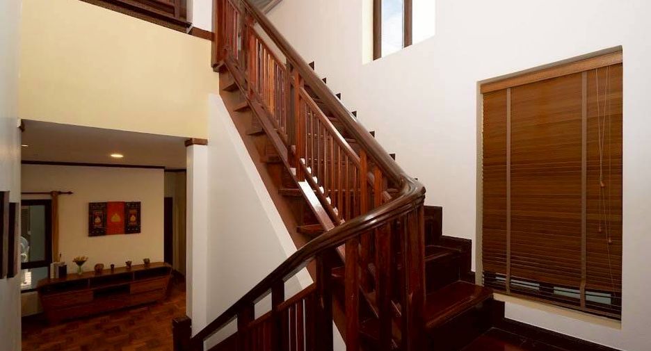 For sale 5 ベッドルーム house in Bang Lamung, Chonburi
