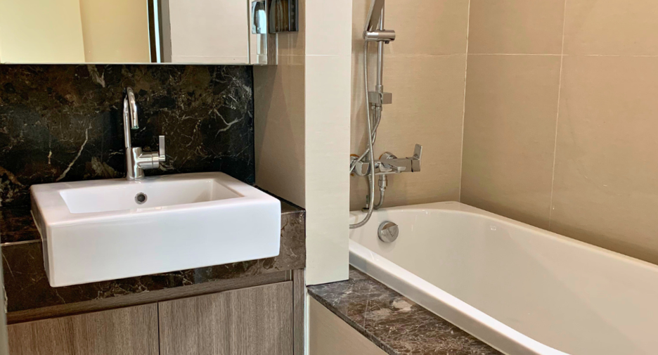 For rent 2 bedrooms condo in Watthana, Bangkok