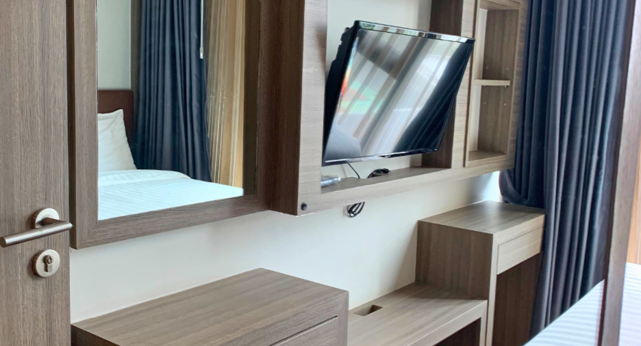 For rent 2 bedrooms condo in Watthana, Bangkok