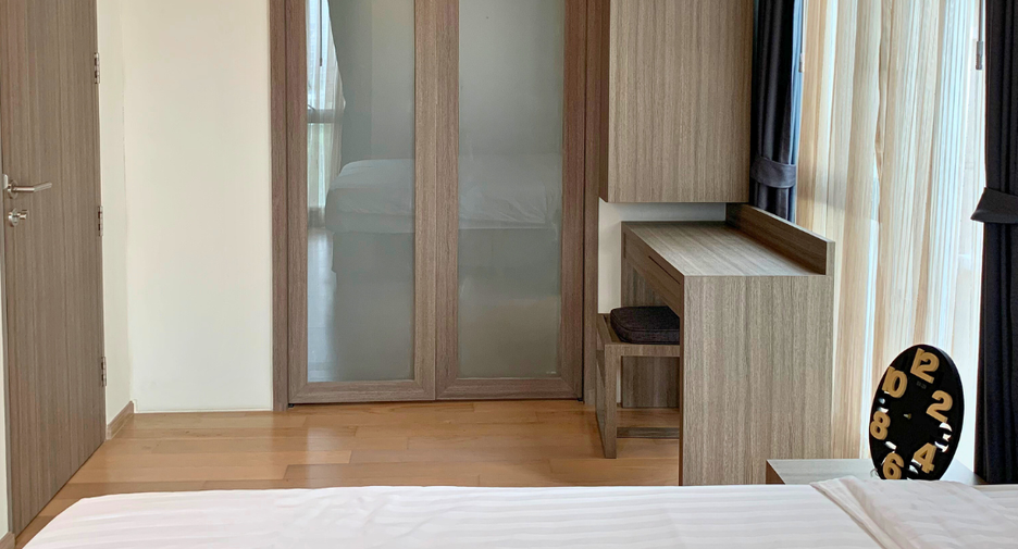 For rent 2 bedrooms condo in Watthana, Bangkok