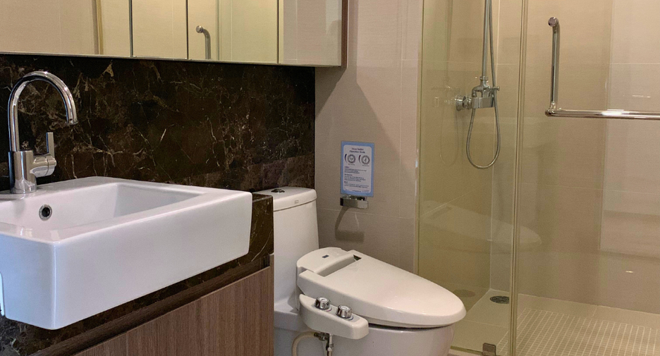 For rent 2 bedrooms condo in Watthana, Bangkok