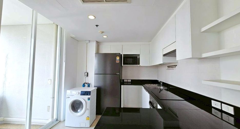 For rent 4 bedrooms condo in Watthana, Bangkok