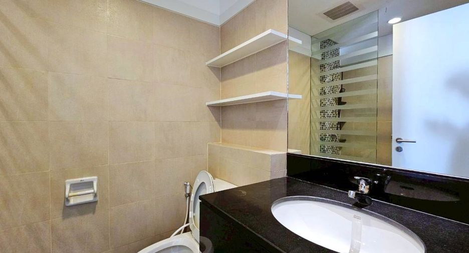 For rent 4 bedrooms condo in Watthana, Bangkok