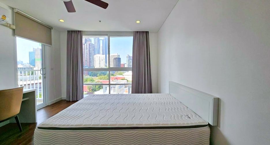 For rent 4 bedrooms condo in Watthana, Bangkok