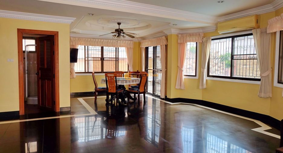 For rent 4 bedrooms house in Bang Lamung, Chonburi
