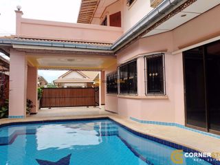 Casa en alquiler de 4 habitaciones en Bang Lamung, Chonburi
