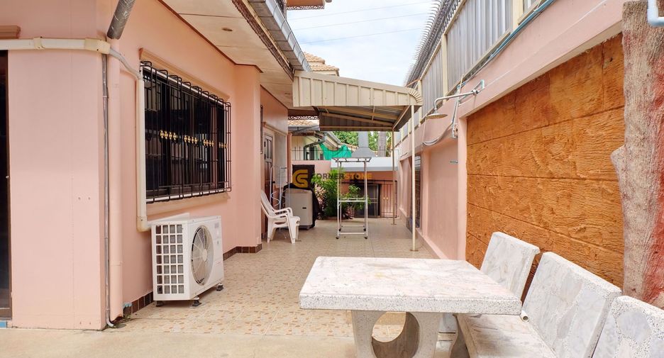 For rent 4 bedrooms house in Bang Lamung, Chonburi