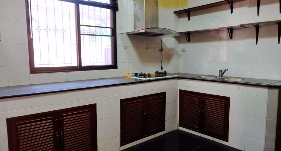 For rent 4 bedrooms house in Bang Lamung, Chonburi