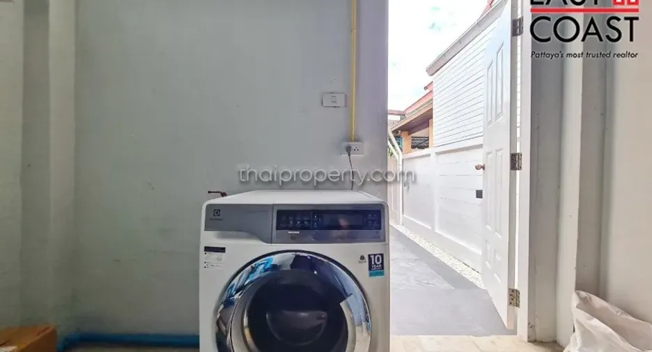For rent and for sale 3 bedrooms house in Bang Lamung, Chonburi
