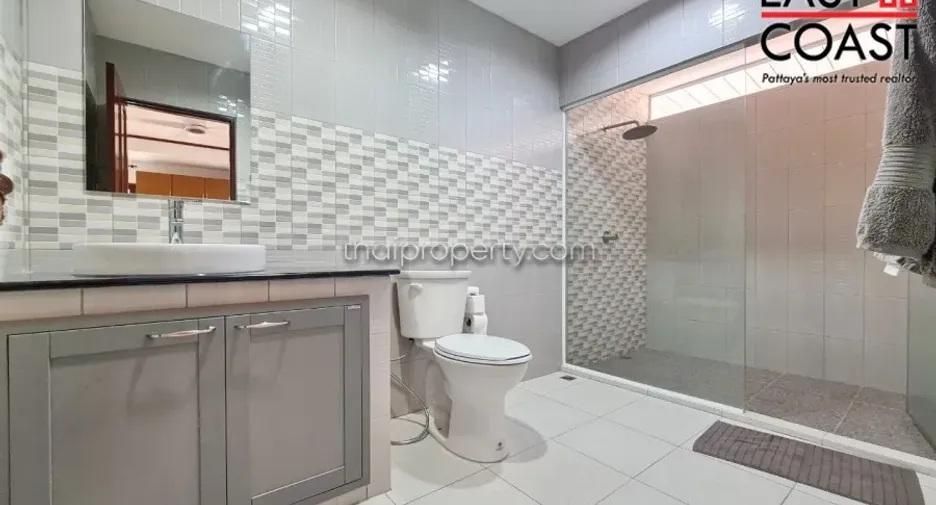 For rent and for sale 3 bedrooms house in Bang Lamung, Chonburi