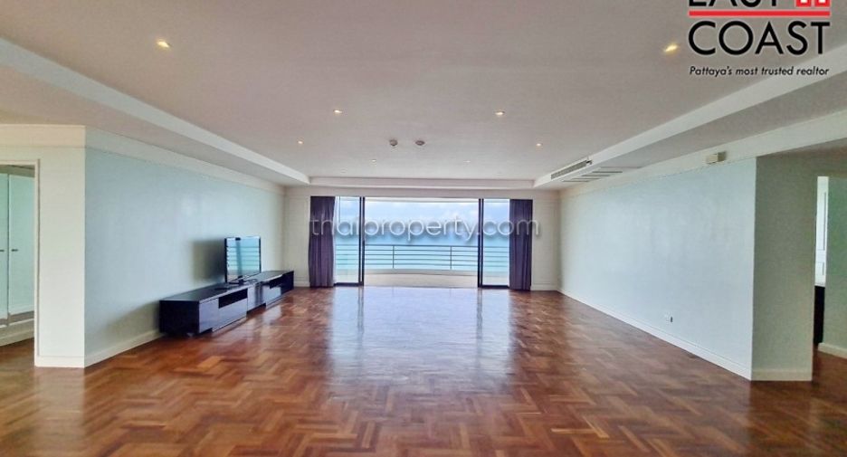 For rent 4 bedrooms condo in Bang Lamung, Chonburi
