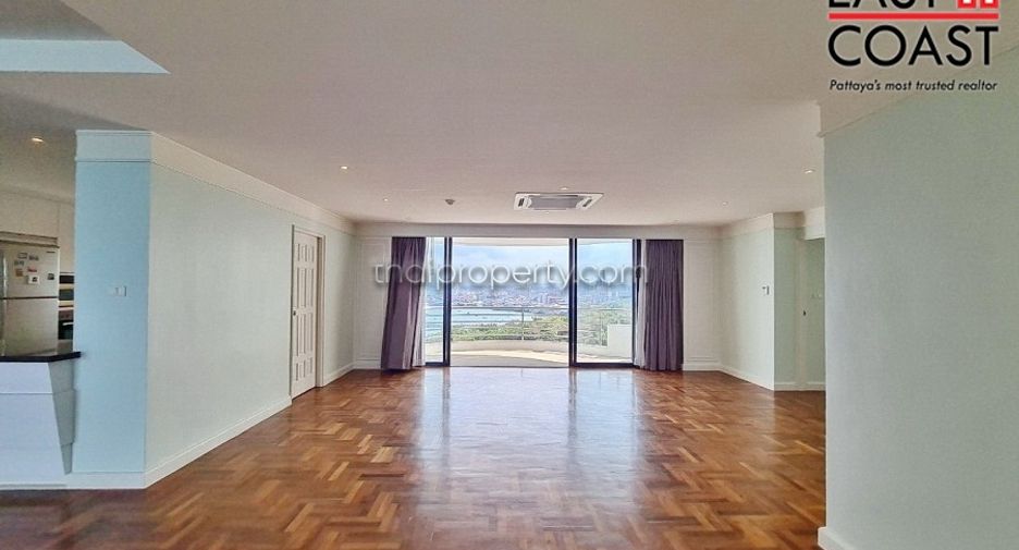 For rent 4 bedrooms condo in Bang Lamung, Chonburi