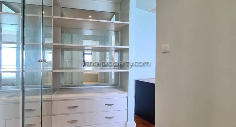 Condo en alquiler de 4 habitaciones en Bang Lamung, Chonburi