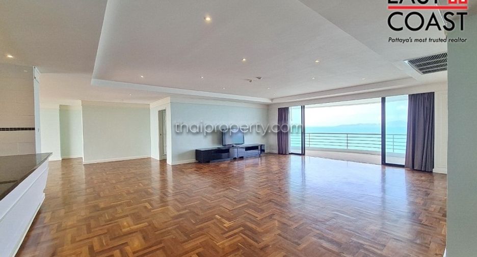 For rent 4 bedrooms condo in Bang Lamung, Chonburi