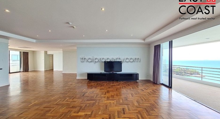 For rent 4 bedrooms condo in Bang Lamung, Chonburi