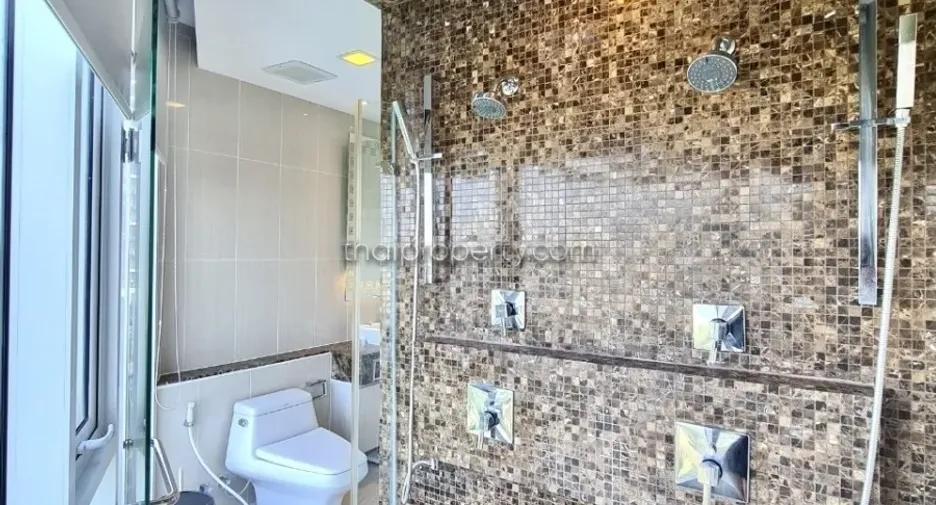 For rent 2 bedrooms condo in Bang Lamung, Chonburi