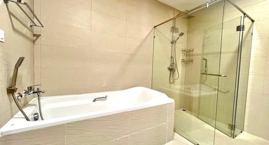 For sale 4 bedrooms condo in Bang Lamung, Chonburi