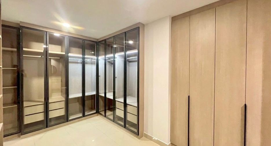 For sale 4 bedrooms condo in Bang Lamung, Chonburi