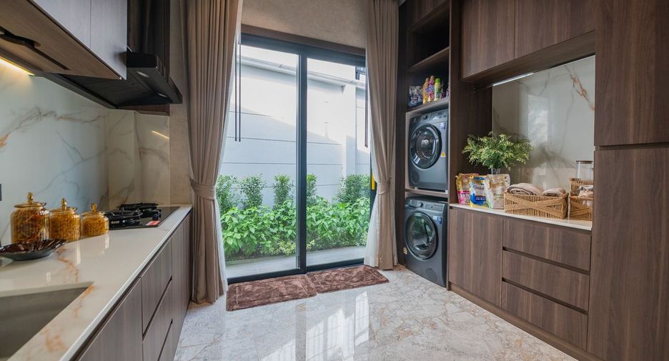For sale 4 bedrooms house in East Pattaya, Pattaya