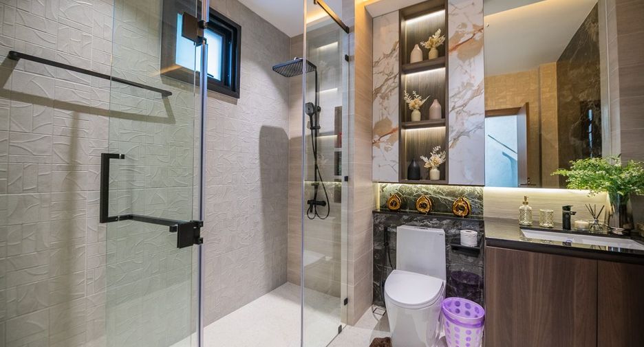 For sale 4 bedrooms house in East Pattaya, Pattaya