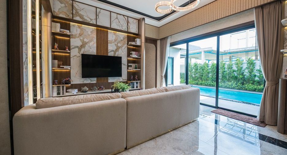 For sale 4 bedrooms house in East Pattaya, Pattaya