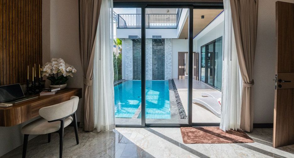For sale 4 bedrooms house in East Pattaya, Pattaya