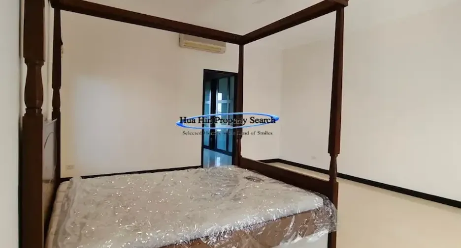 For sale 3 bedrooms house in Cha Am, Phetchaburi