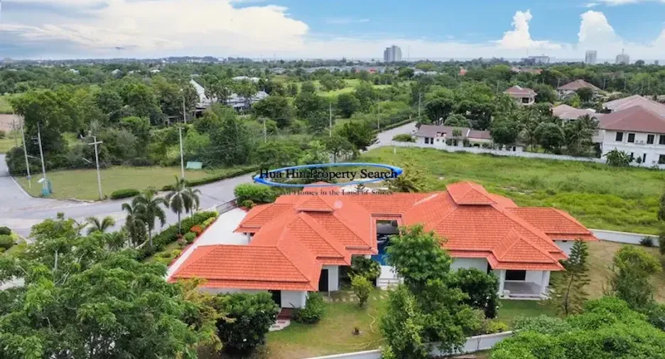 For sale 3 bedrooms house in Cha Am, Phetchaburi