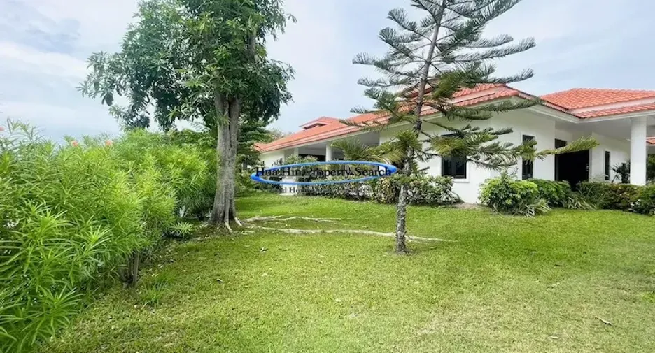 For sale 3 bedrooms house in Cha Am, Phetchaburi