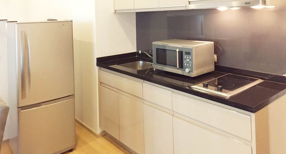 For rent 1 bed condo in Khlong Toei, Bangkok